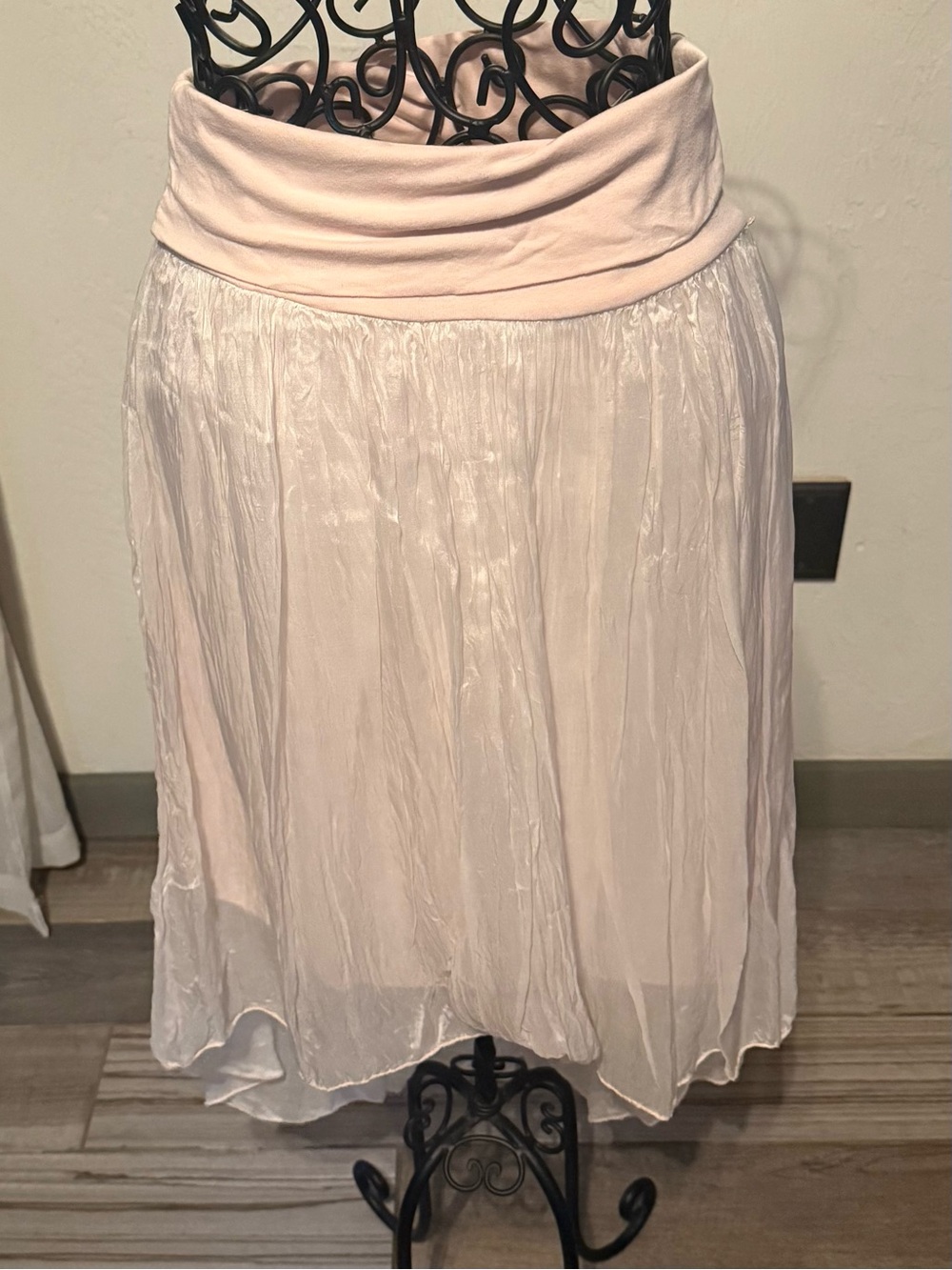 Authentic Silk Ballet Pink Silk Skirt purchased in Italy - Picture 3 of 5